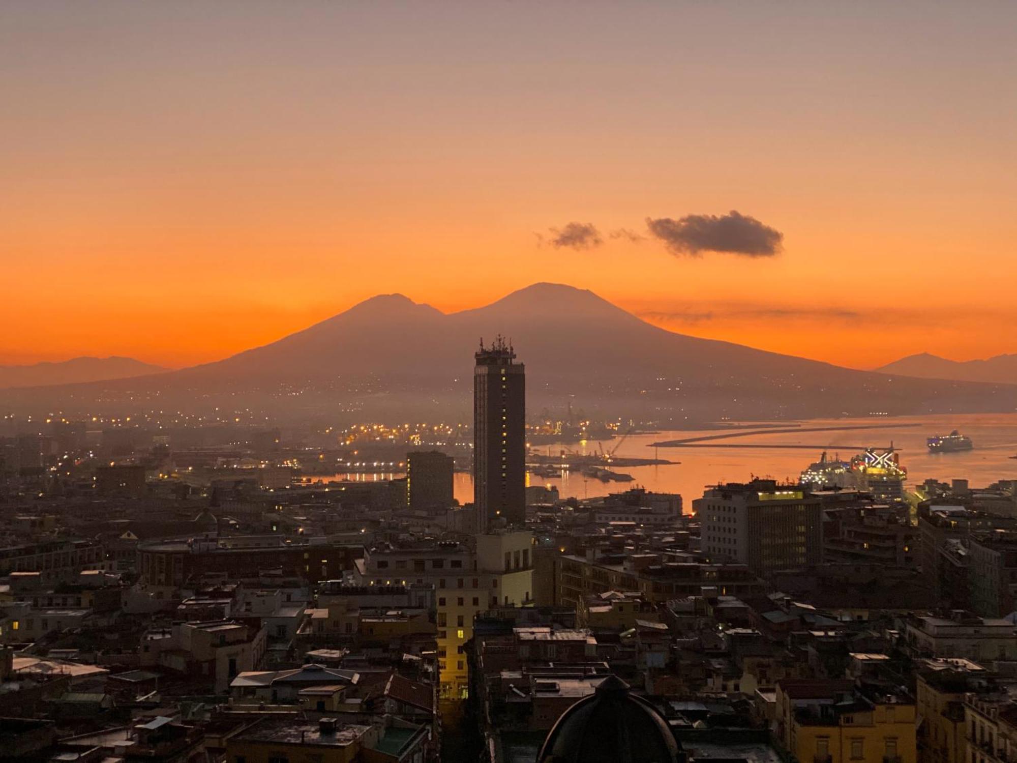 Il Sole Di Montesanto Bed and Breakfast Napoli Eksteriør billede
